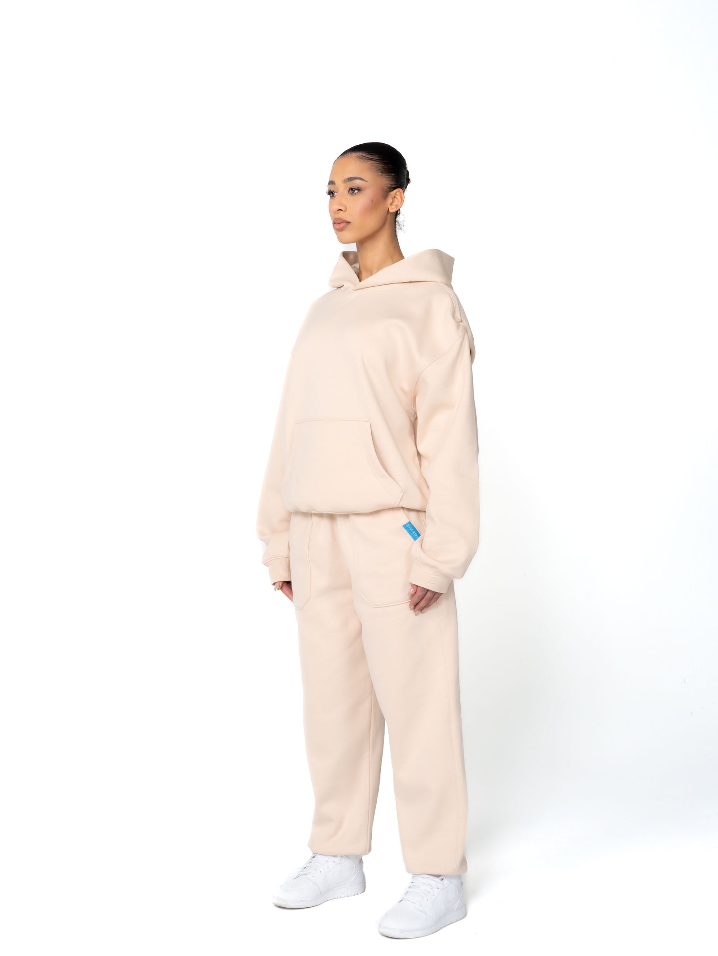 BASIQUÉ Tracksuit - Taupe